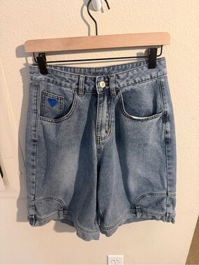 Aelfric Eden Light Wash Baggy Denim Jorts Shorts Size 26 Y2K Skater